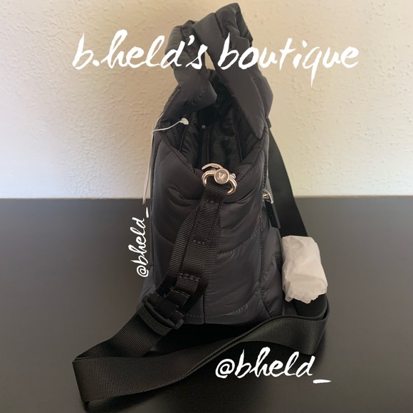 lululemon Quilted Grid Crossbody Bag in Black Neutral 5L Vol. Brand New NWT - Picture 3 of 16